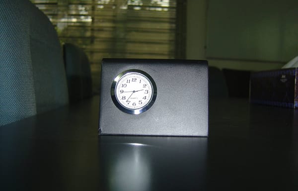 Black Analogue Desk Clock