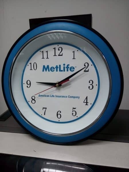 Logo Printed Round Shape White and Blue Wall Clock Made by Plastic and Acrylic